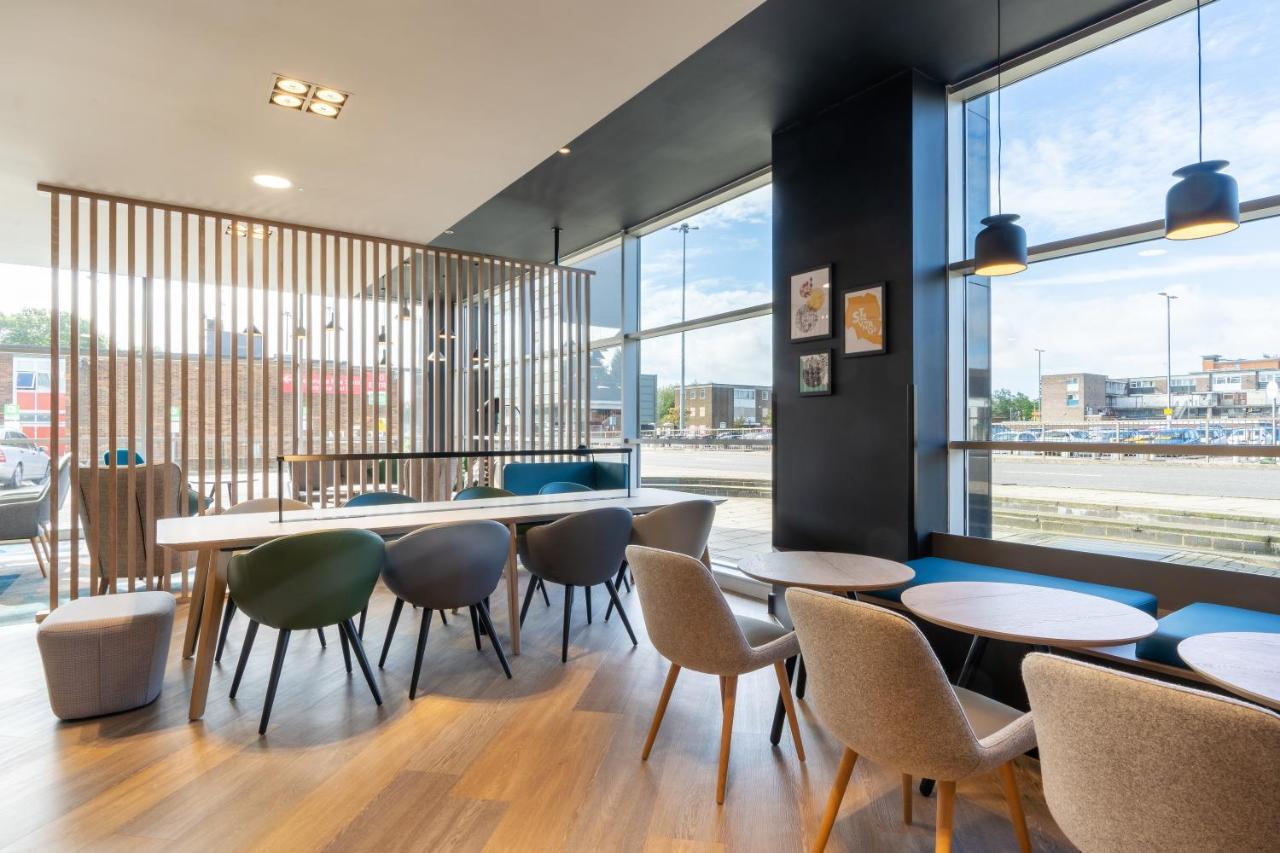 Holiday Inn Stevenage By Ihg Ngoại thất bức ảnh