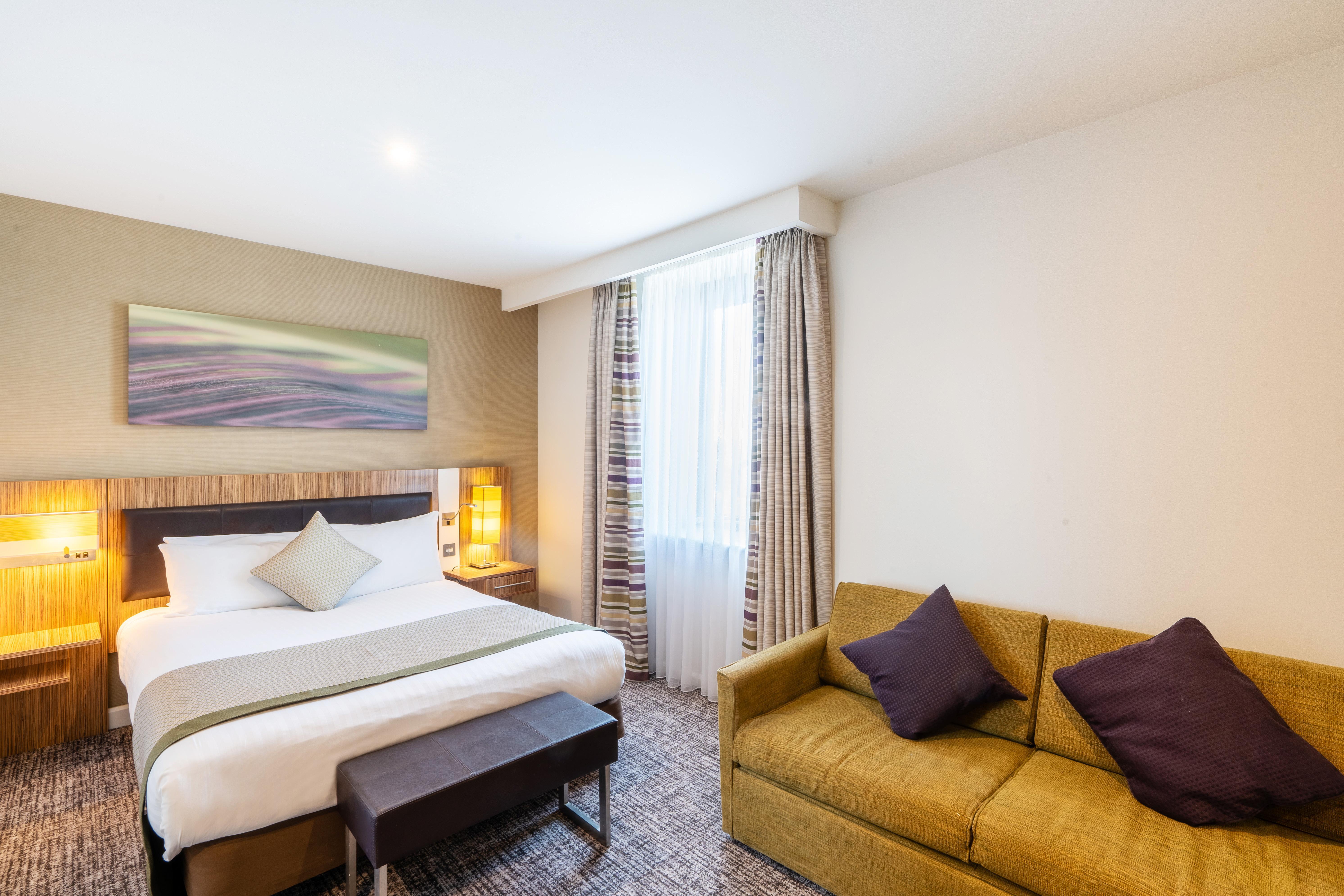 Holiday Inn Stevenage By Ihg Ngoại thất bức ảnh