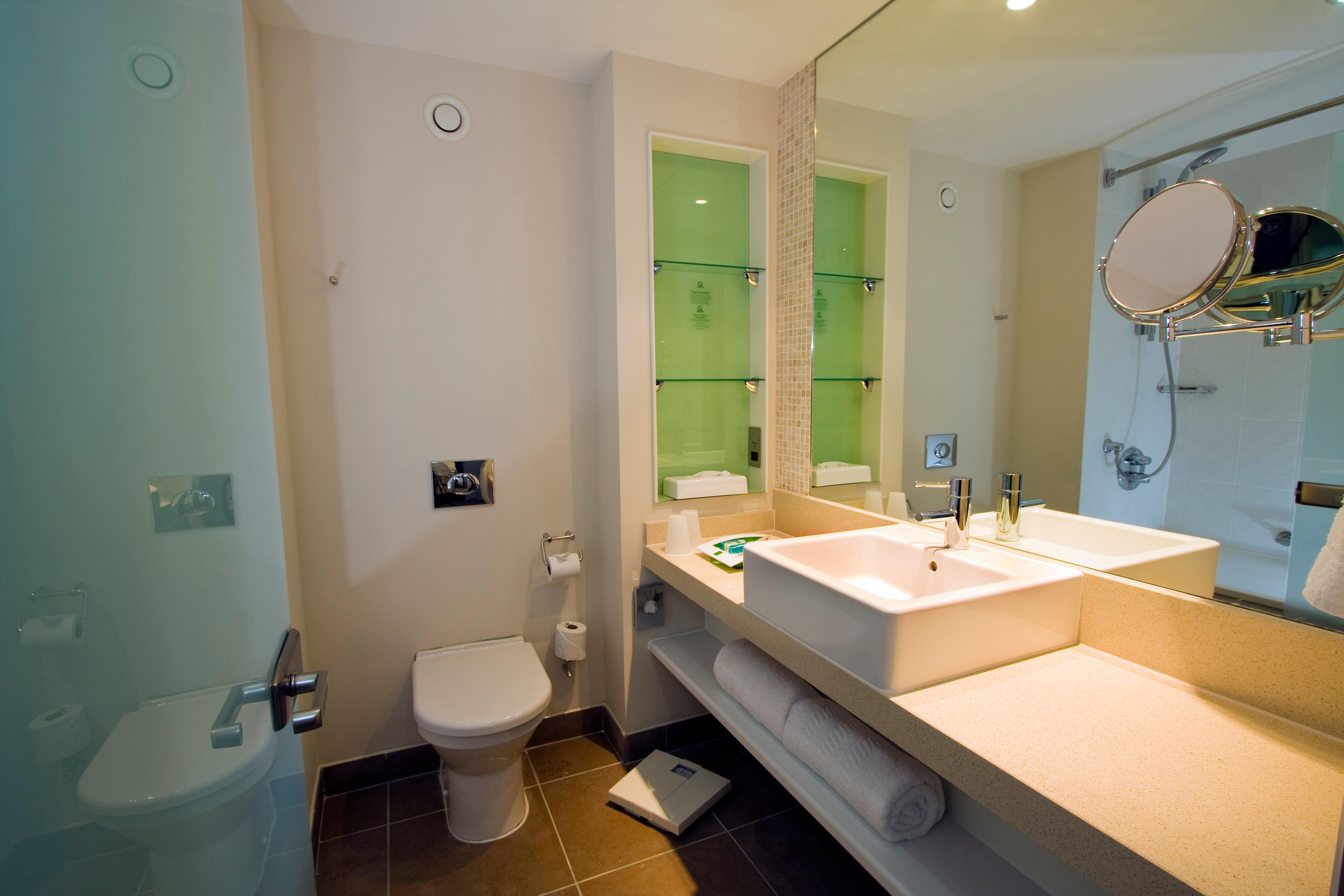 Holiday Inn Stevenage By Ihg Ngoại thất bức ảnh