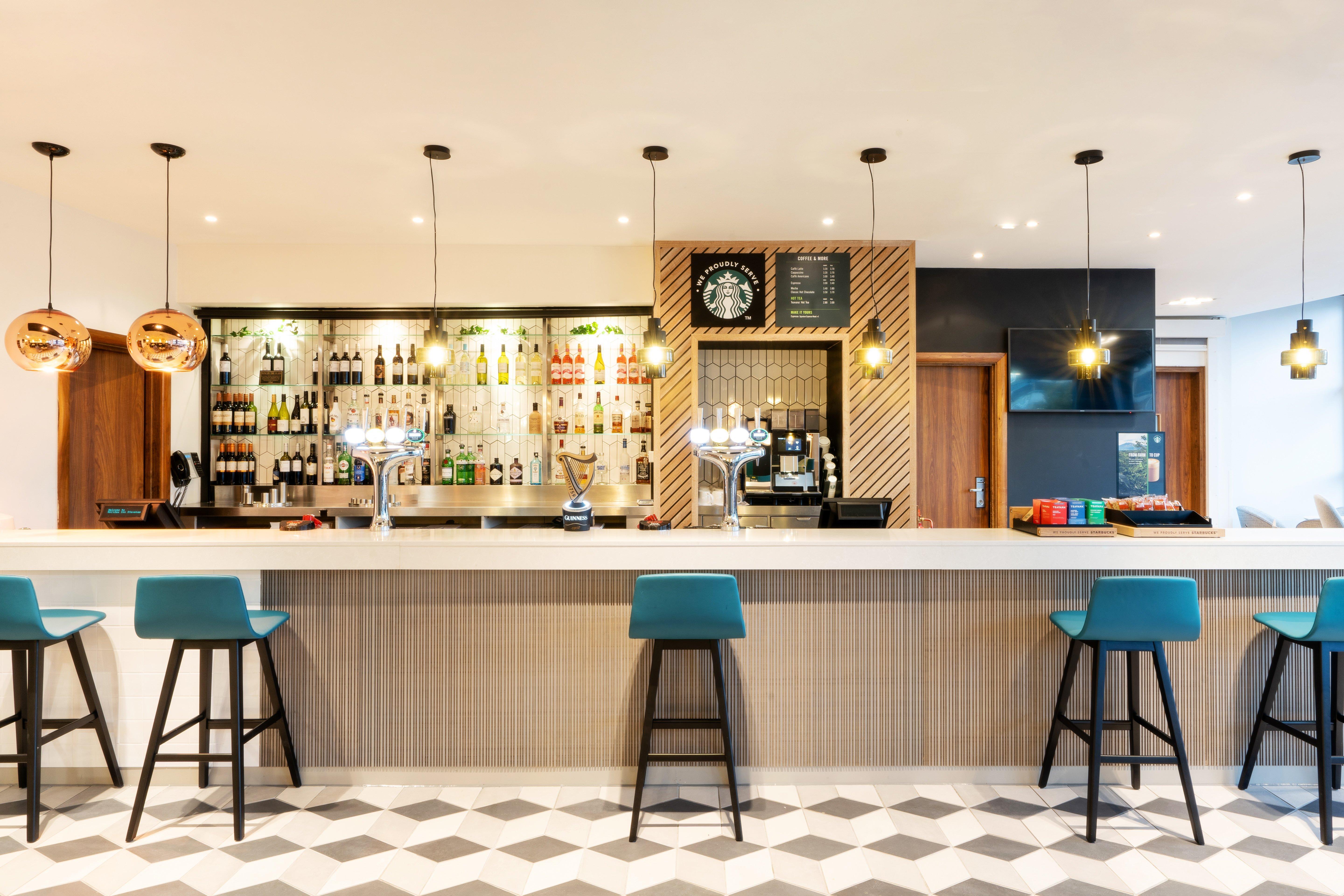 Holiday Inn Stevenage By Ihg Ngoại thất bức ảnh