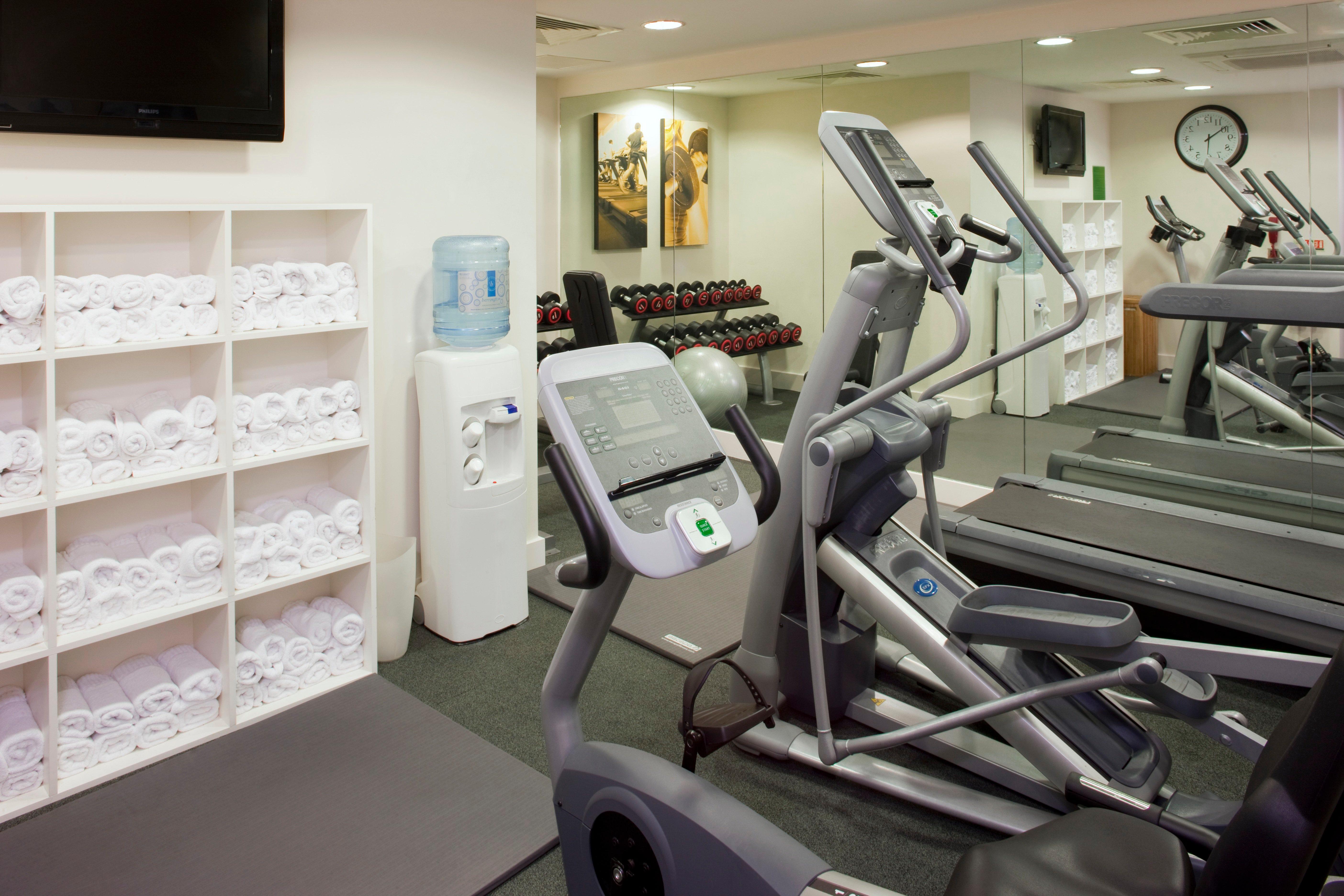 Holiday Inn Stevenage By Ihg Ngoại thất bức ảnh