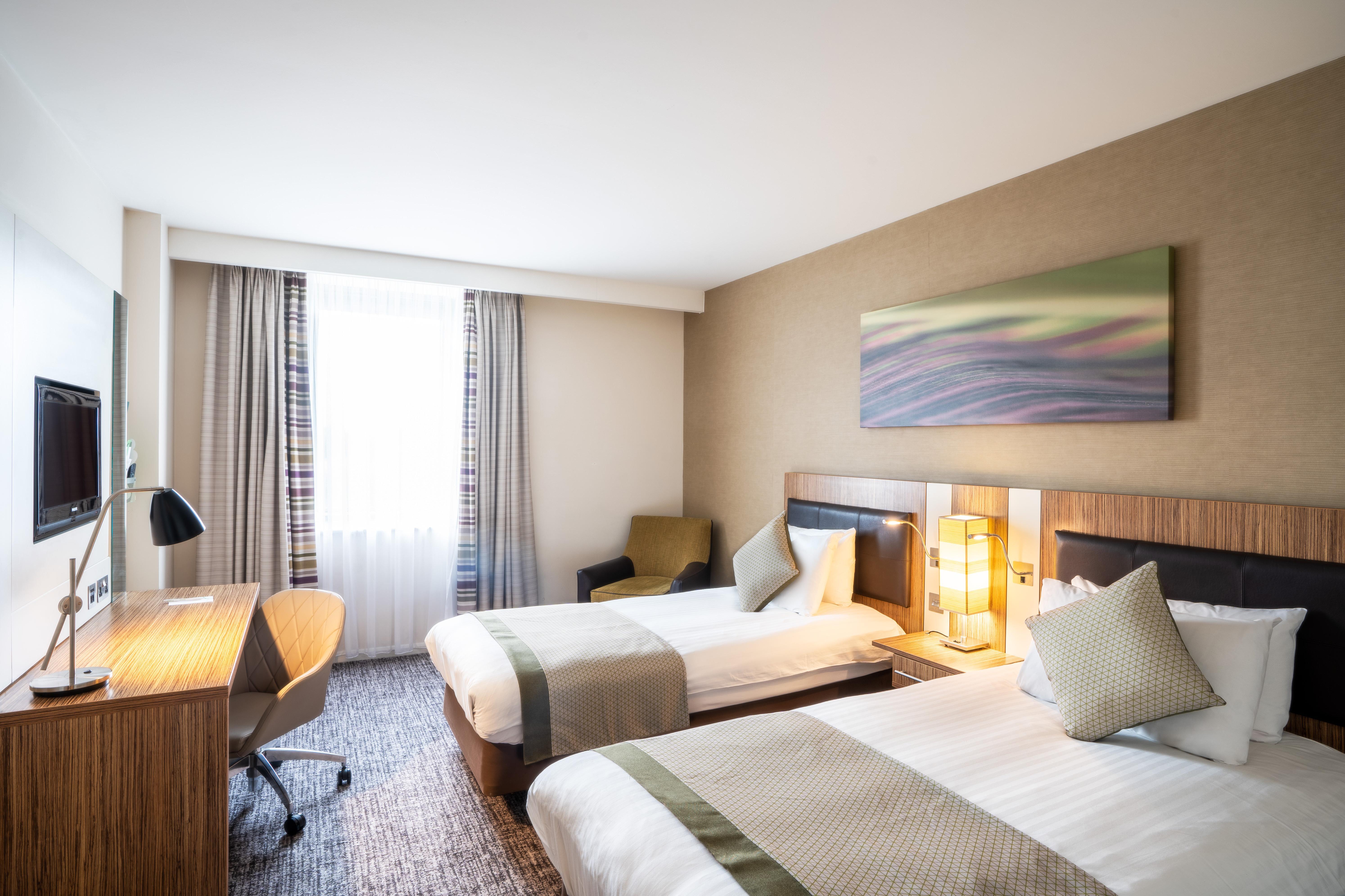Holiday Inn Stevenage By Ihg Ngoại thất bức ảnh