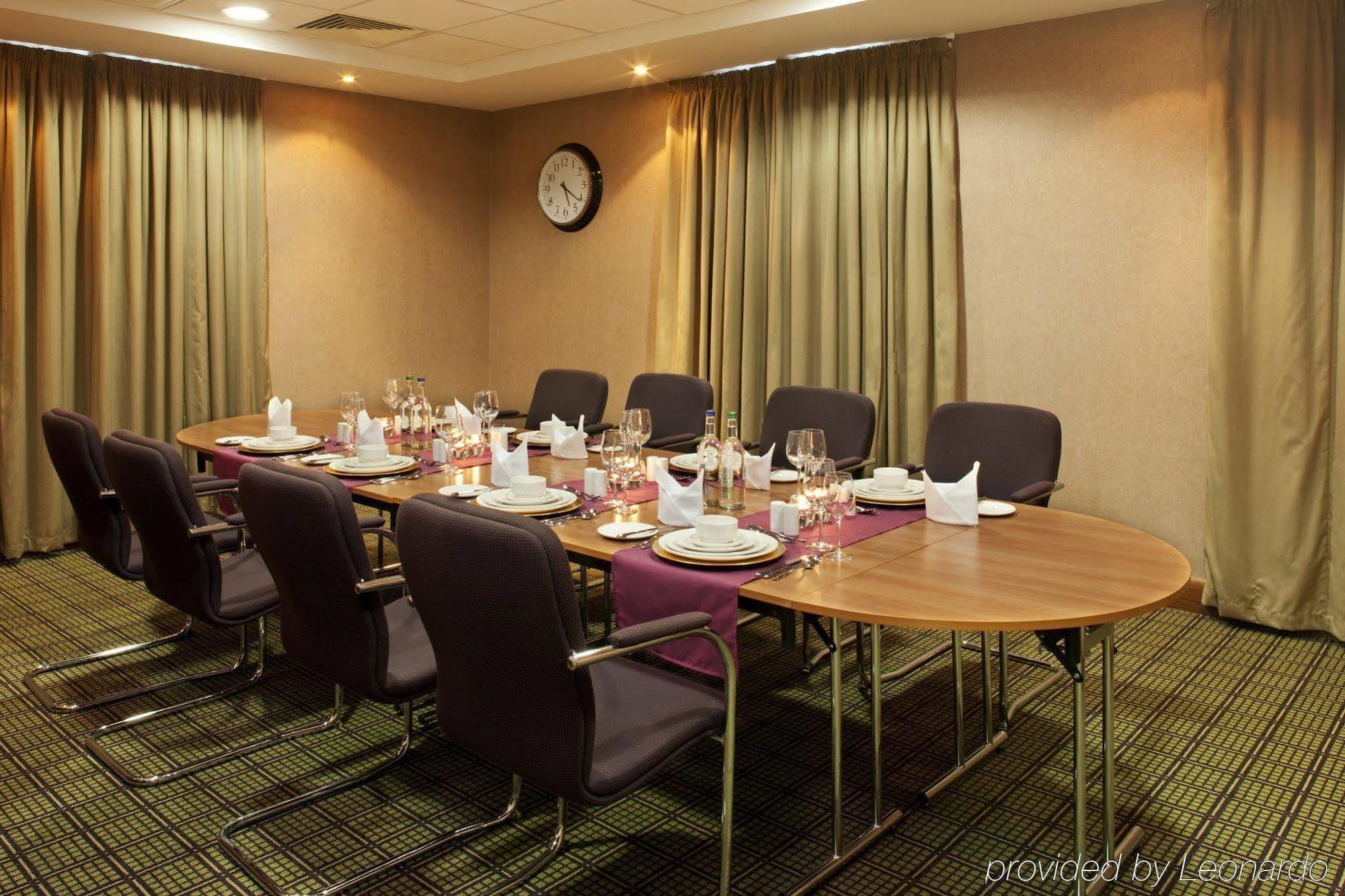 Holiday Inn Stevenage By Ihg Nhà hàng bức ảnh