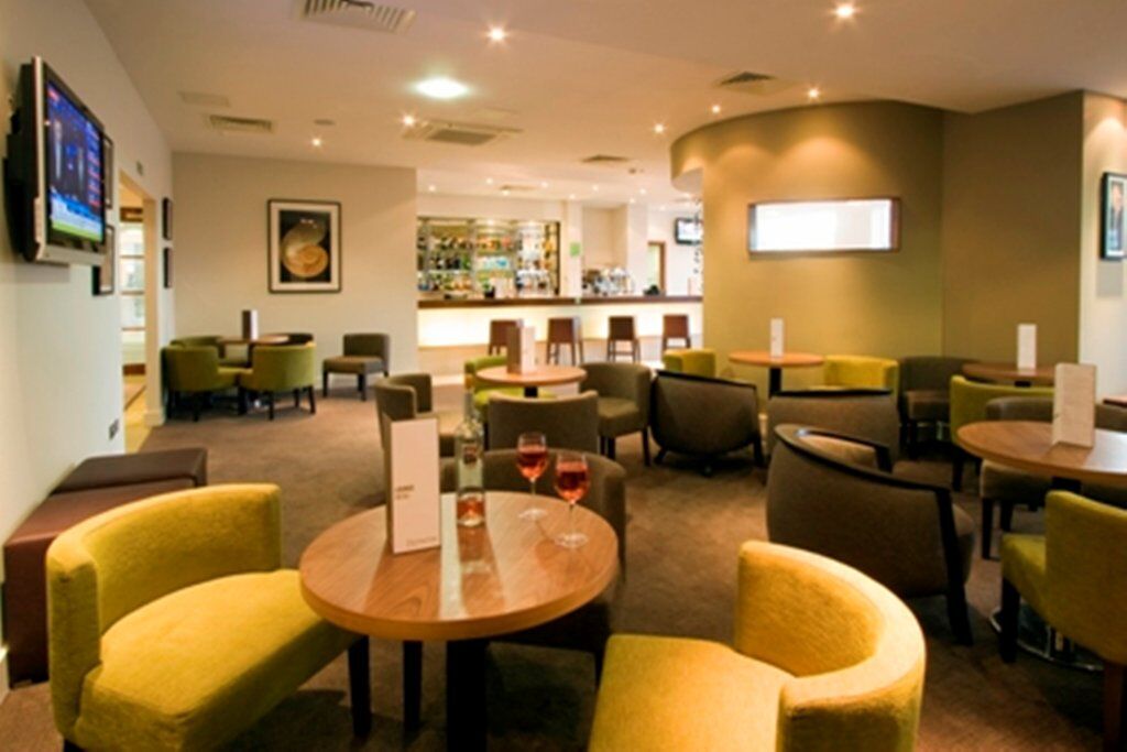 Holiday Inn Stevenage By Ihg Ngoại thất bức ảnh