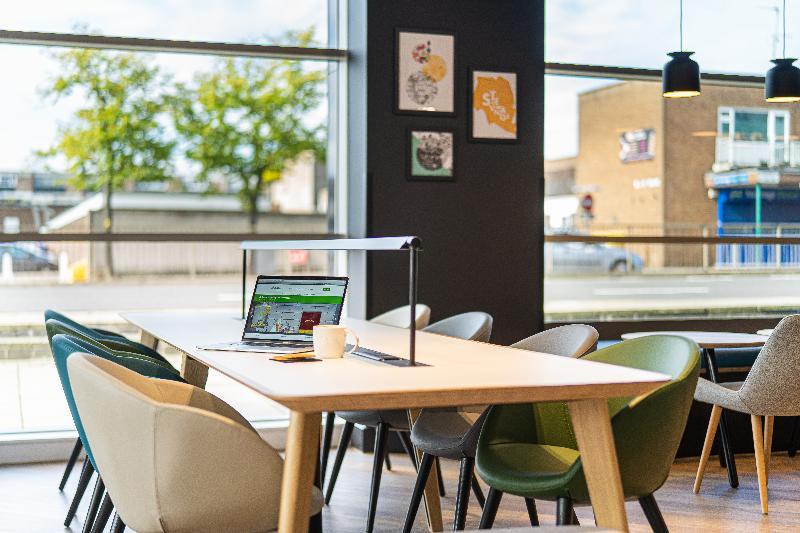 Holiday Inn Stevenage By Ihg Ngoại thất bức ảnh